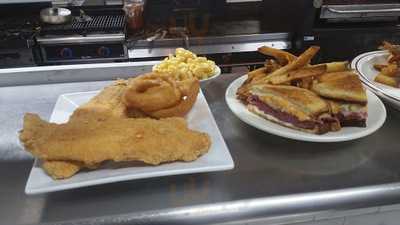 Let's Eat At Byron's