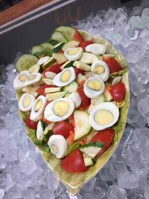 Simply Soup, Salads & Sweets