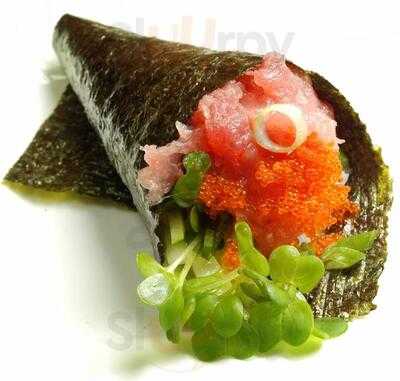 Akisu Sushi Bar & Grill