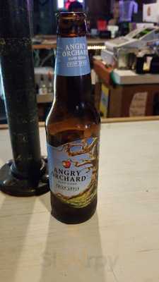 Shellukes Bar & Grill