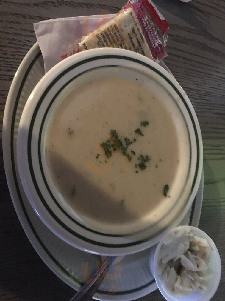 Crab Barn Restaurant And Lounge