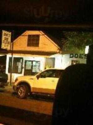 Doe's Eat Place