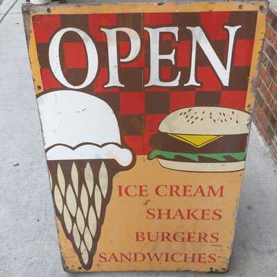 Rayne's Reef Soda Fountain & Grill