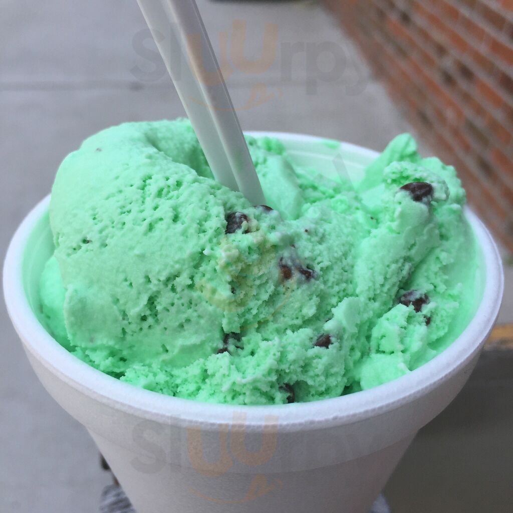 Rayne's Reef Soda Fountain & Grill