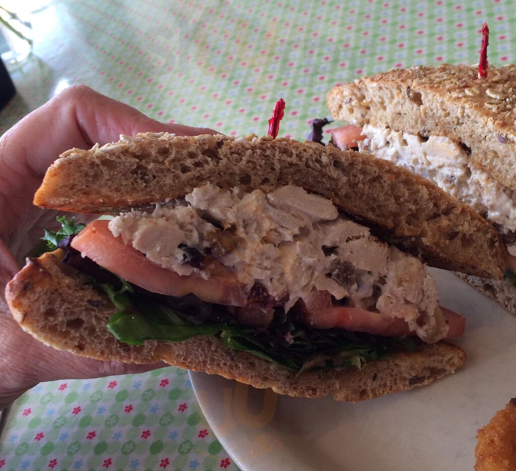 Janie's Uncommon Cafe