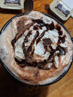 Cedar's Restaurant And Lounge