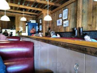 Cedar's Restaurant And Lounge