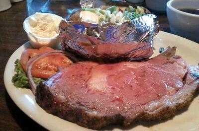 Cedar's Restaurant And Lounge