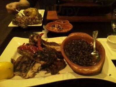 Old Schoolhouse Pub & Restaurant