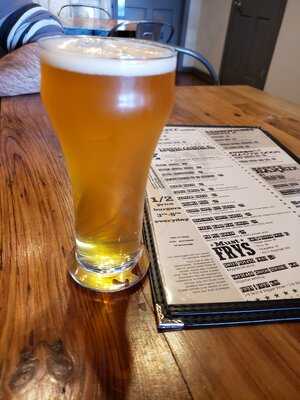 Harry's Bar & Burger - Lincoln