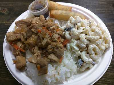 Miget's Island Grill