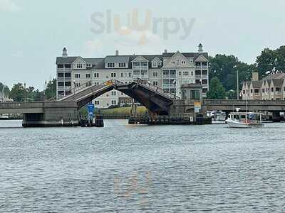 Snappers Waterfront Cafe