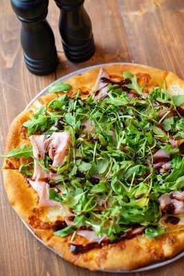 Ava's Pizzeria & Wine Bar