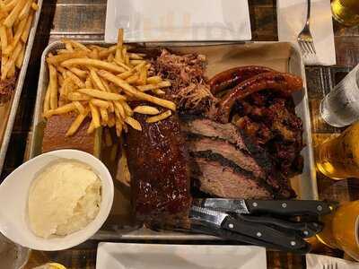 Black Dog Bar & Grill