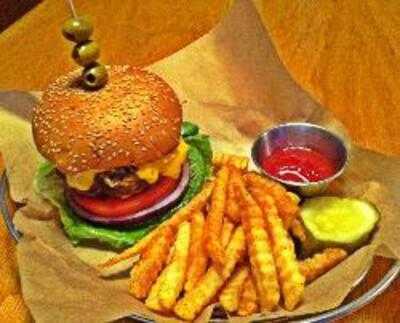 Lantana Jacks Bar & Grill