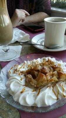 Polcari's Bridgewaye Inn