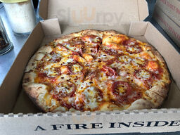 Stella Fiore Wood Fired Pizza Food Truck