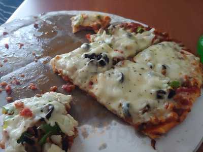 U-know Pizza And Sandwich Shop