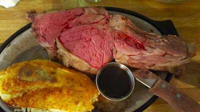 Guzzardo's Italian Villa