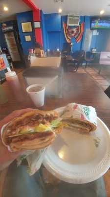 El Quetzal Restaurant And Bakery