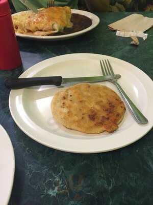 El Quetzal Restaurant And Bakery