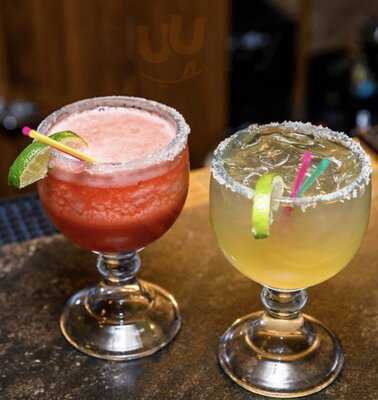 Maximus Restaurant & Sports Bar