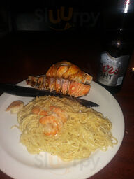 Dani's Sports Bar And Grill