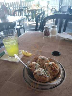 Sal's Ristorante And Bar