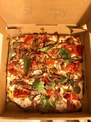 Jules Thin Crust Pizza