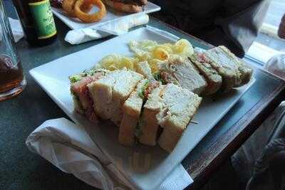 The Greene Turtle Sports Bar & Grille