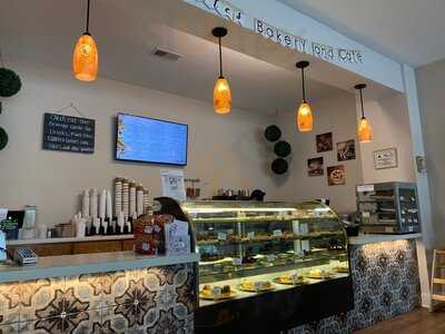 Lynette's Bakery And Cafe