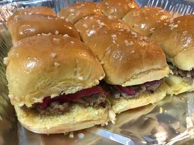 Lynette's Bakery And Cafe