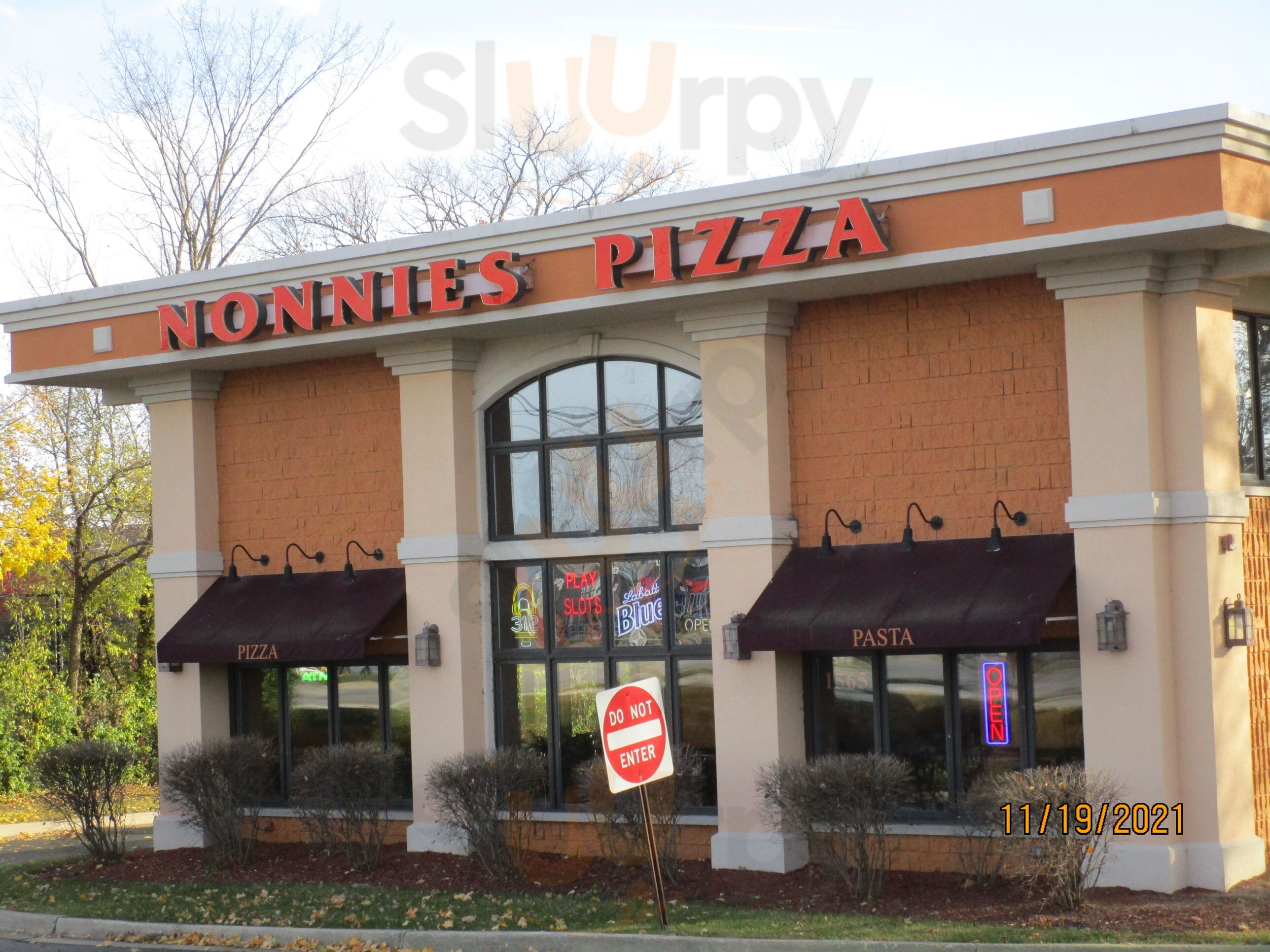 Nonnie's Pizza & Restaurant
