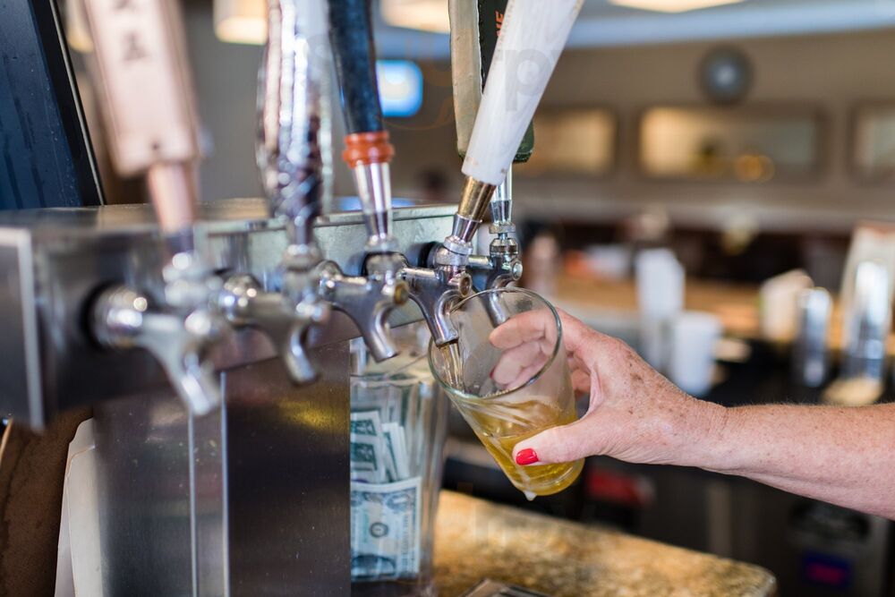 The Oaks Grill And Par Lounge