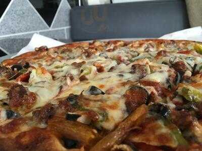 H & M Pizza & Giant Grinder