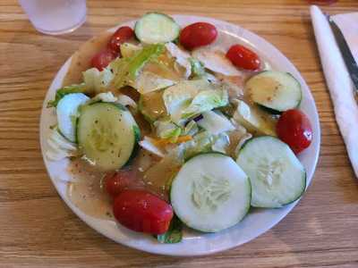 Tom's Pizza & Steak House