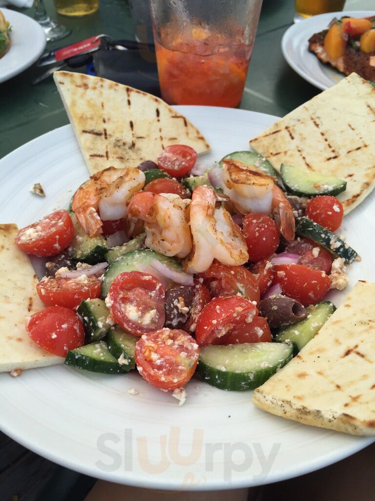 Castaways Seafood & Grille