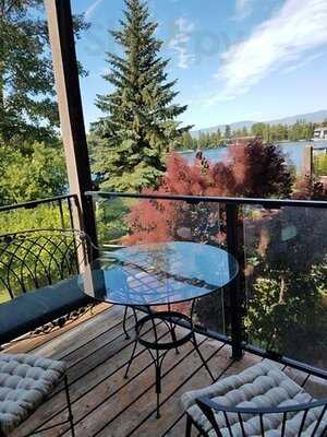 Swan River Inn