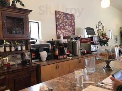 Courtyard Cafe And Bakery