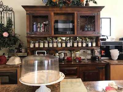 Courtyard Cafe And Bakery