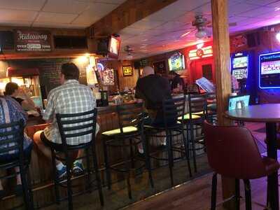 Hideaway Pub & Eatery