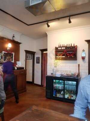 Griffin And Wells Cafe