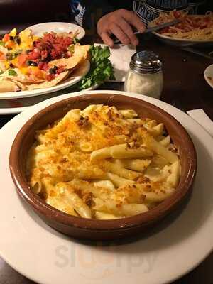 Rocco's Restaurant & Bar