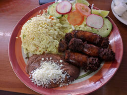 La Miguelena Panaderia Pasteleria & Pupuseria