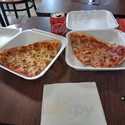 Rico Rino's Pizza