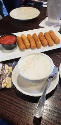 Rocco's Pizza Bar And Grill