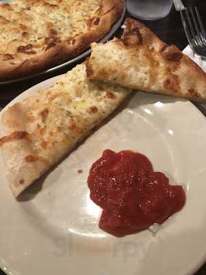 Rocco's Pizza Bar And Grill