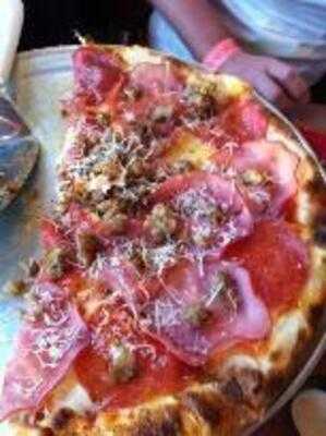 Farrelli's Pizza & Pool Co