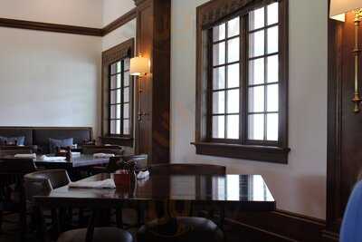 Tillie's At The Clubhouse