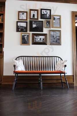 Tillie's At The Clubhouse